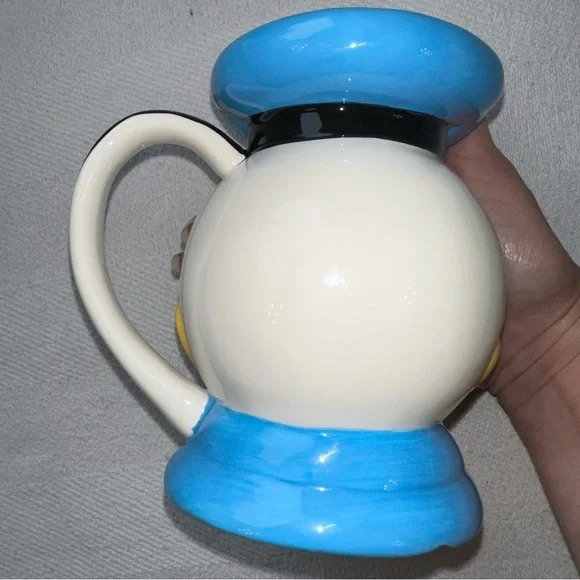 Disney’s 3-D, Donald Duck, ceramic coffee, tea mug cup 5 inches - Picture 4 of 9